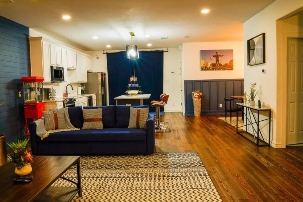 Dallas 4Br Large Yard W Hot Tub , Fire Pit And Basketball Hoop Bagian luar foto