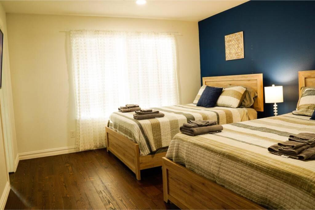 Dallas 4Br Large Yard W Hot Tub , Fire Pit And Basketball Hoop Bagian luar foto